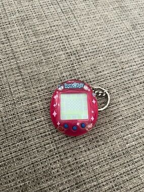 Vintage Tamagotchi connection Virtual Pet Keychain - Pink